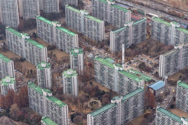 C&aacute;c t&ograve;a nh&agrave; chung cư ở Seoul, H&agrave;n Quốc. Ảnh: Bloomberg.