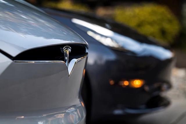 Tesla hủy bỏ kế hoạch sản xuất ô tô điện giá rẻ, nước cờ sai lầm? - Ảnh 1