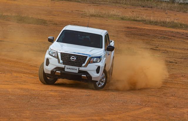 Nissan Navara từ l&acirc;u đ&atilde; l&agrave; mẫu b&aacute;n tải được ưa chuộng với 14 năm ph&aacute;t triển tại Việt Nam &nbsp;