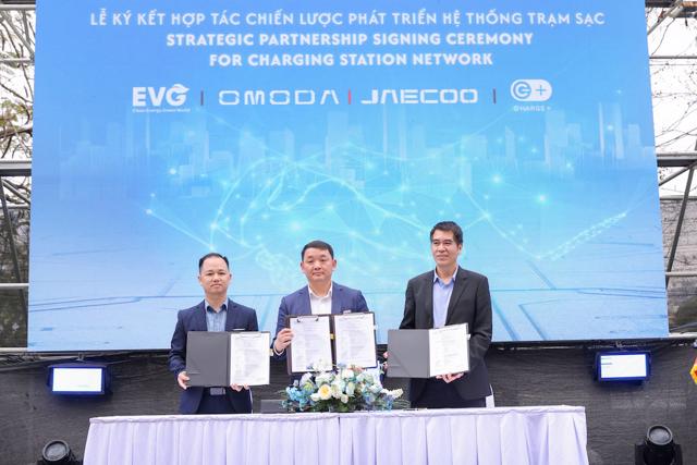 Omoda &amp; Jaecoo Việt Nam d&ugrave; chưa giới thiệu xe điện nhưng đ&atilde; chuẩn bị sẵn việc ph&aacute;t triển hệ thống hạ tầng trạm sạc tại Việt Nam.