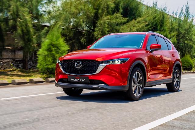 Mazda CX-5 dù là mẫu xe rất hot nhưng cũng không nằm ngoài làn sóng giảm giá mạnh.