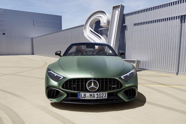 Mercedes-Benz ra mắt mẫu AMG SL 63 S E PERFORMANCE hybrid tại thị trường Việt - Ảnh 4