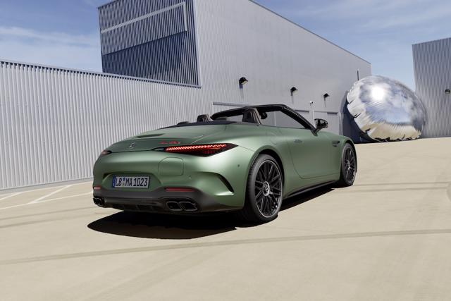 Mercedes-Benz ra mắt mẫu AMG SL 63 S E PERFORMANCE hybrid tại thị trường Việt - Ảnh 2