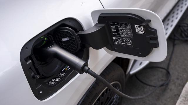 Dự luật khổng lồ của Mỹ sẽ cắt tín dụng thuế EV trị giá 7.500 USD sau tháng 9 - Ảnh 2
