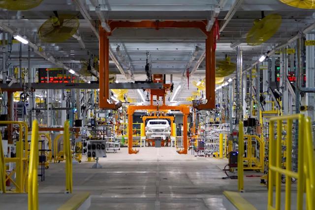 General Motors và Nvidia đã công bố đang hợp tác phát triển các loại xe, nhà máy và robot thế hệ tiếp theo bằng cách sử dụng AI, mô phỏng và điện toán tăng tốc.