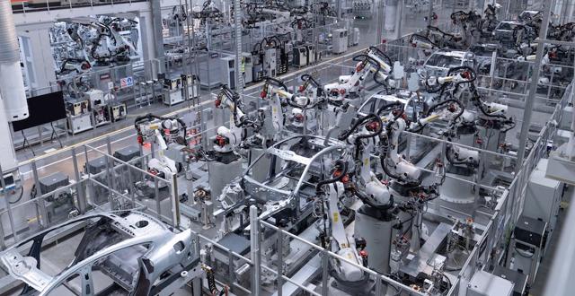 “Đấu” Tesla, Xiaomi trang bị 1.000 robot cho nhà máy sản xuất xe điện tăng công suất - Ảnh 1