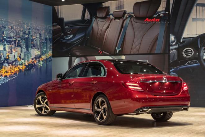 Đ&#225;nh gi&#225; nhanh Mercedes-Benz E-Class 2019: Đe doạ cả BMW 3-Series mới sắp về Việt Nam - Ảnh 3
