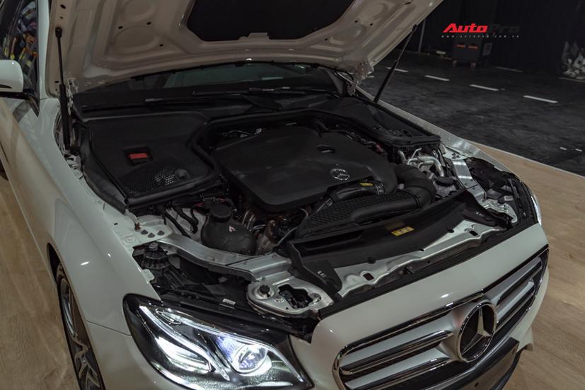 Đ&#225;nh gi&#225; nhanh Mercedes-Benz E-Class 2019: Đe doạ cả BMW 3-Series mới sắp về Việt Nam - Ảnh 14