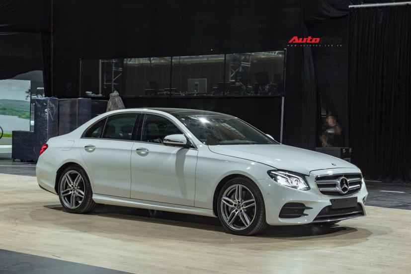 Đ&#225;nh gi&#225; nhanh Mercedes-Benz E-Class 2019: Đe doạ cả BMW 3-Series mới sắp về Việt Nam - Ảnh 8