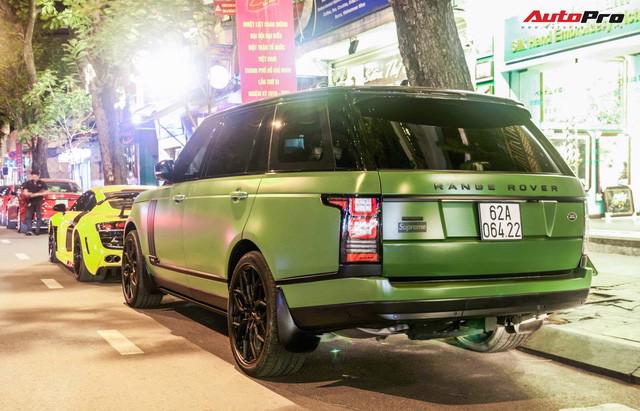 Chiếc Range Rover LWB Autobiography này còn thú hút được sự chú ý hơn nhờ xuất hiện bên cạnh mẫu siêu xe Audi R8 Prior Design độc nhất Việt Nam.