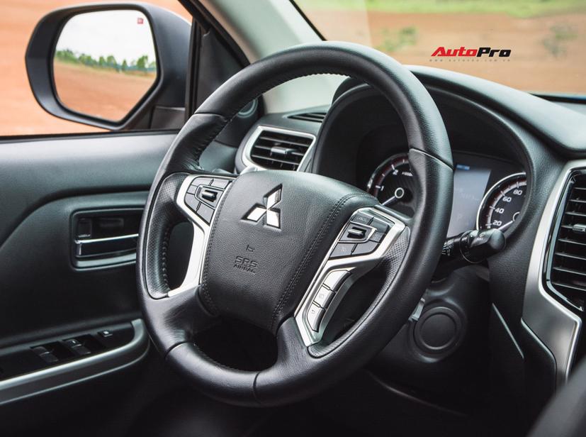 Đ&#226;y l&#224; c&#225;ch Mitsubishi Triton 2019 chi&#234;u dụ kh&#225;ch Việt kh&#244;ng mua Ford Ranger - Ảnh 8