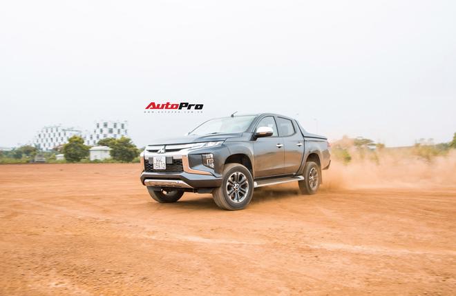 Đ&#226;y l&#224; c&#225;ch Mitsubishi Triton 2019 chi&#234;u dụ kh&#225;ch Việt kh&#244;ng mua Ford Ranger - Ảnh 13