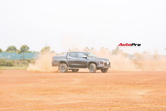 Đ&#226;y l&#224; c&#225;ch Mitsubishi Triton 2019 chi&#234;u dụ kh&#225;ch Việt kh&#244;ng mua Ford Ranger - Ảnh 14