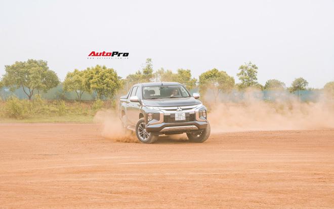 Đ&#226;y l&#224; c&#225;ch Mitsubishi Triton 2019 chi&#234;u dụ kh&#225;ch Việt kh&#244;ng mua Ford Ranger - Ảnh 10