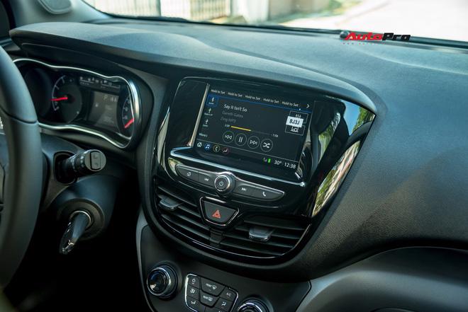 Đ&#243;ng vai ‘cư d&#226;n mạng’ đi thử ch&#234; VinFast Fadil - Ảnh 14