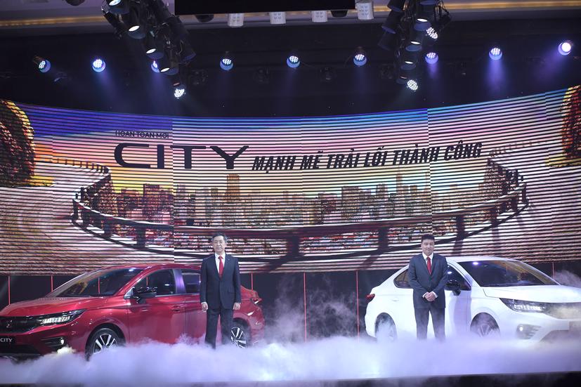 Honda City 2021 thế hệ thứ 5 vừa được hãng xe Nhật chính thức giới thiệu đến thị trường Việt Nam thông qua sự kiện trực tuyến. Mẫu xe có 3 phiên bản RS, L, G với giá thấp nhất 529 triệu đồng.