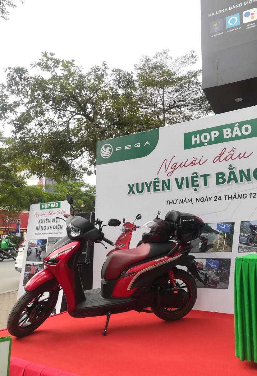 Chiếc xe hầu như không được nâng cấp, cải tạo gì cho chuyến đi, ngoại trừ nâng cấp pin và cải tạo lại yên xe để mang lại sự thoải mái trong chuyến hành trình dài