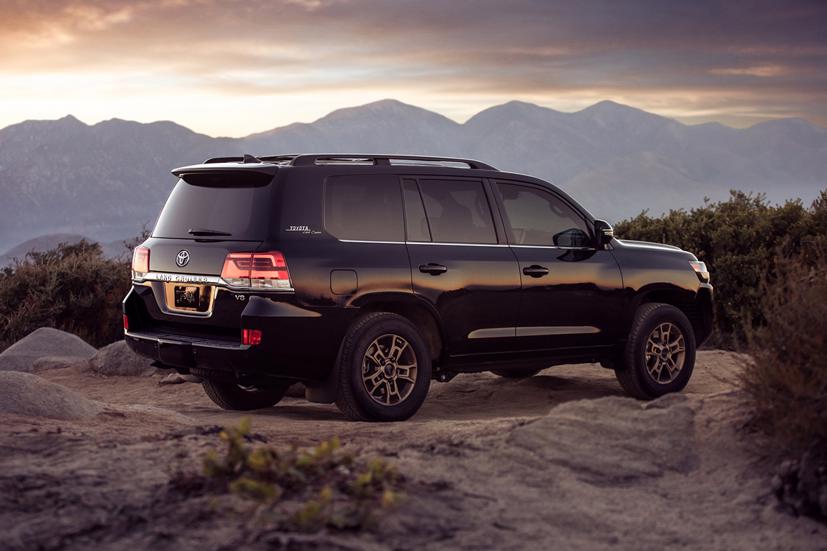 Toyota có thể dừng bán Land Cruiser vào 2021 - Ảnh 1