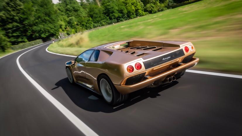 Sau hơn 10 năm tồn tại, Diablo được thay thế bởi các dòng siêu xe hiện đại hơn.