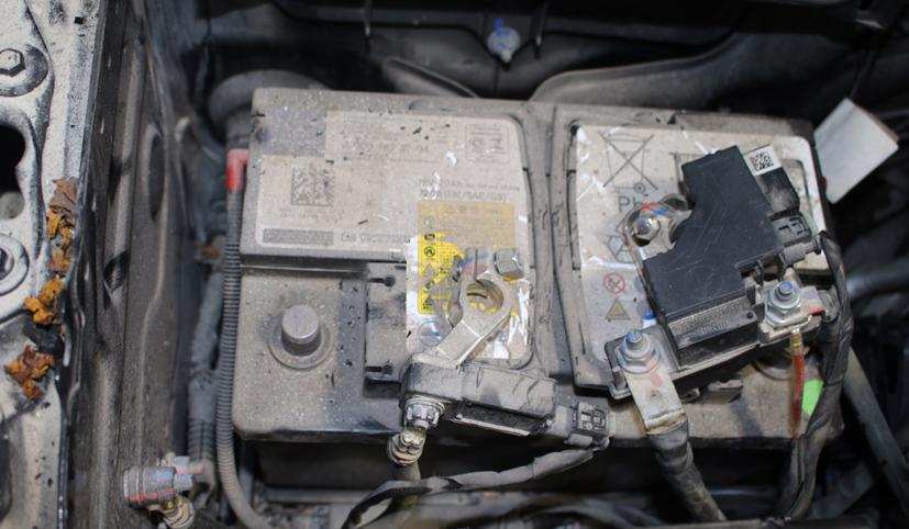 Theo MBV, bình ắc quy ở bên trái của xe không có dấu hiệu quá nhiệt. Ảnh: BMV