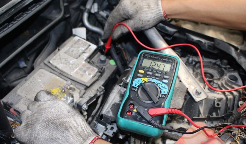 Theo MBV, ắc quy vẫn hoạt động bình thường với hiệu điện thế 12,47V. Ảnh: BMV