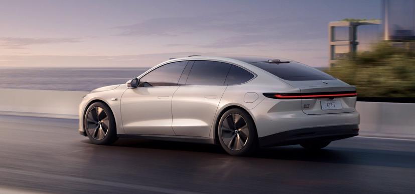 Sedan điện Nio et7. Start-up xe điện của Trung Quốc Nio vừa trình làng chiếc sedan đầu tiên của mình hôm 9/1, chiếc xe được trang bị các tính năng công nghệ tự lái mà công ty tuyên bố sẽ “vượt qua Tesla”.