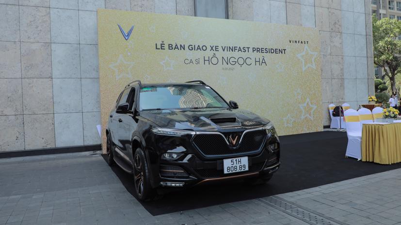 Hồ Ngọc H&#224;, Kim L&#253; tậu xe “Chủ tịch” VinFast President - Ảnh 2