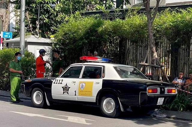 Hình ảnh chiếc ô tô gây xôn xao.