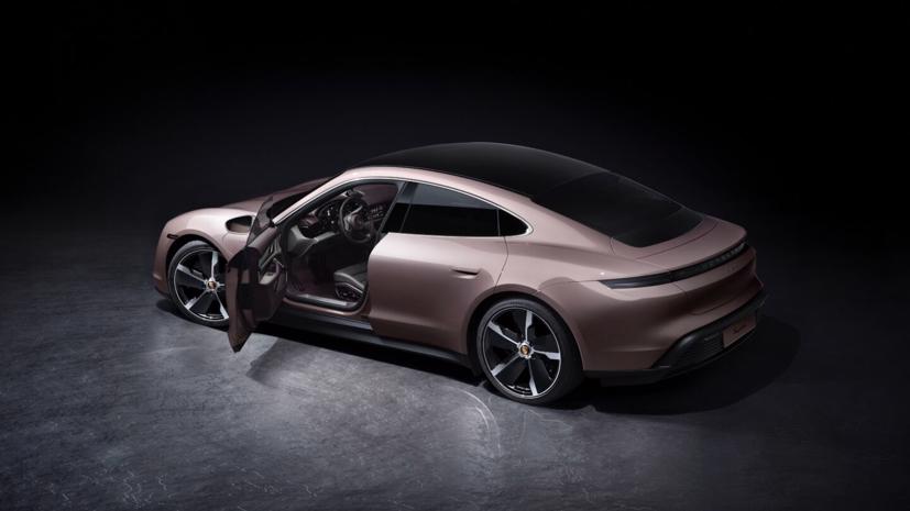 Porsche Taycan ra mắt xe điện gi&#225; rẻ - Ảnh 1