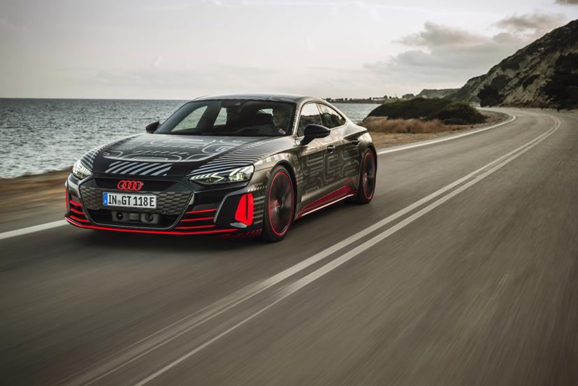 Si&#234;u sedan Audi E-Tron GT sẽ ra mắt v&#224;o ng&#224;y 9/2 sắp tới? - Ảnh 4