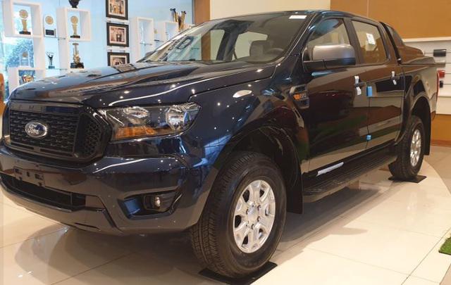 Ford Ranger XLS AT đang được các đại lý bán chênh giá 70-80 triệu đồng.