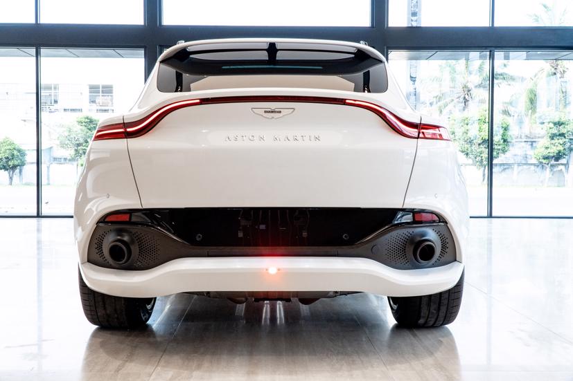 Aston Martin DBX - si&#234;u SUV gi&#225; gần 16,7 tỷ đồng - Ảnh 6