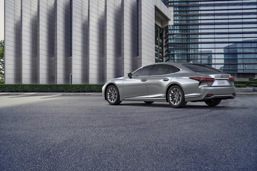 Sedan hạng sang Lexus LS n&#226;ng cấp  ch&#237;nh thức về Việt Nam - Ảnh 2