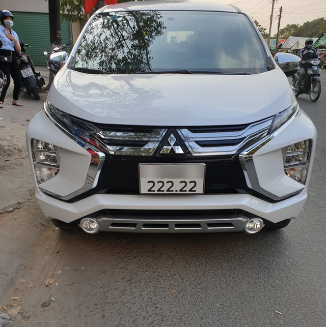 Một chiếc xe Mitsubishi Xpander đã được chủ nhân rao bán với giá 1,350 tỷ đồng sau khi bốc được biển ngũ quý 222.22.
