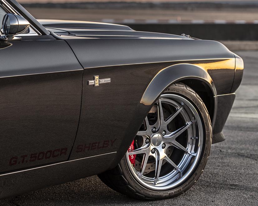 Si&#234;u xe cổ Shelby GT500 được l&#224;m mới với vỏ carbon - Ảnh 10