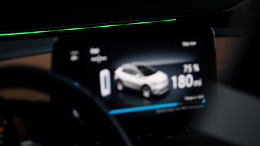 Volkswagen thử nghiệm trợ l&#253; &#225;nh s&#225;ng tr&#234;n xe hơi - Ảnh 3