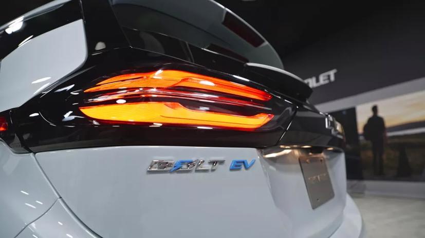 Chevrolet ra mắt bộ đ&#244;i xe điện Bolt 2022 - Ảnh 10