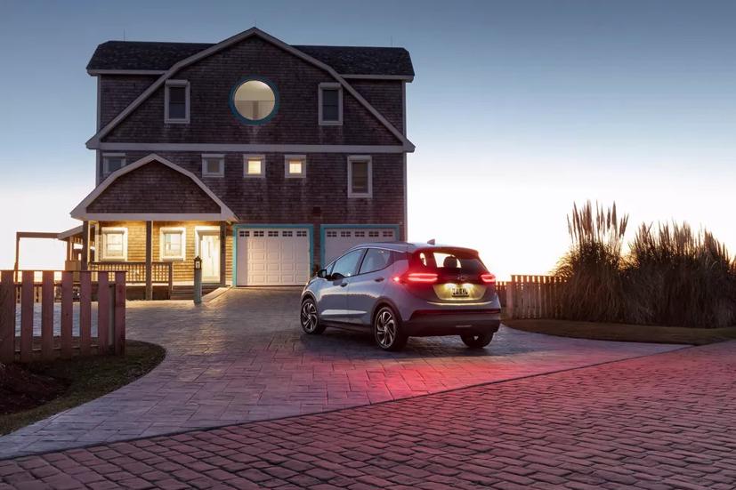 Chevrolet ra mắt bộ đ&#244;i xe điện Bolt 2022 - Ảnh 12