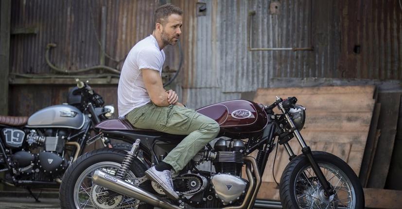 Ngắm “th&#250; cưng” Triumph Thruxton của t&#224;i tử Deadpool Ryan Reynolds - Ảnh 2