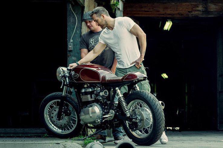 Ngắm “th&#250; cưng” Triumph Thruxton của t&#224;i tử Deadpool Ryan Reynolds - Ảnh 1