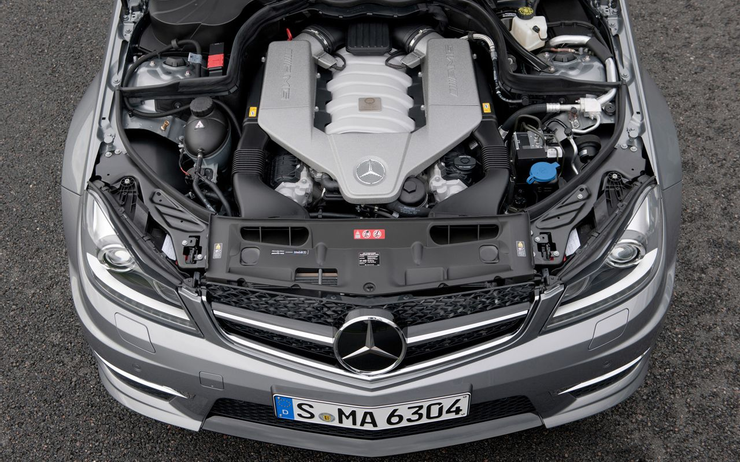 Những động cơ V8 mạnh mẽ nhất từng được đưa vào các siêu xe - Ảnh 1