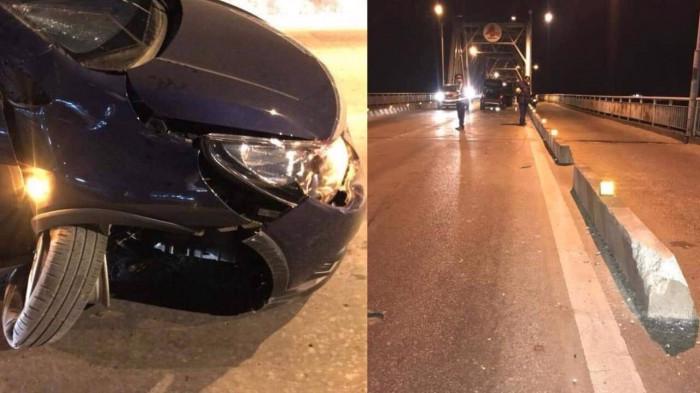 Vị trí "con lươn" bị tông khiến một chiếc xe bị rụng bánh trước bên phụ trên cầu Bến Thủy