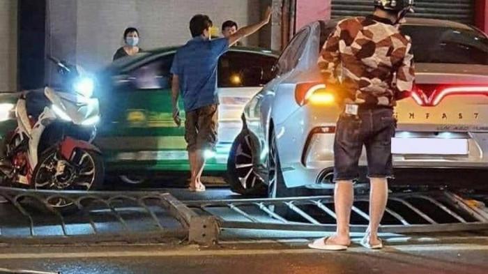 Hiện trường vụ tai nạn của chiếc Lux A2.0 tối ngày 22/2/2021 tại đường Bạch Đằng, TP.HCM