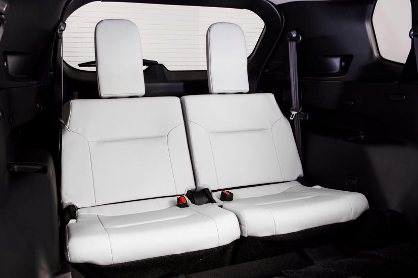 Mitsubishi Outlander 2022 gi&#225; từ 26.990 USD, giao xe v&#224;o th&#225;ng 4 - Ảnh 10