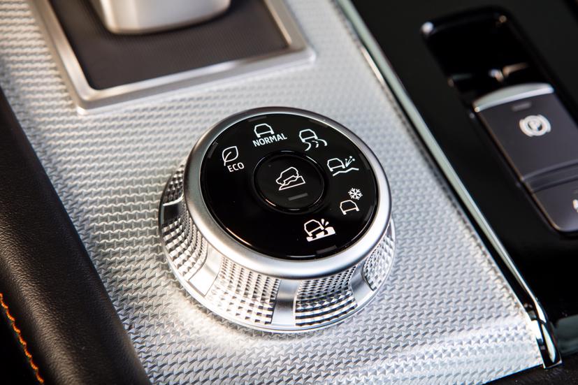 Mitsubishi Outlander 2022 gi&#225; từ 26.990 USD, giao xe v&#224;o th&#225;ng 4 - Ảnh 12