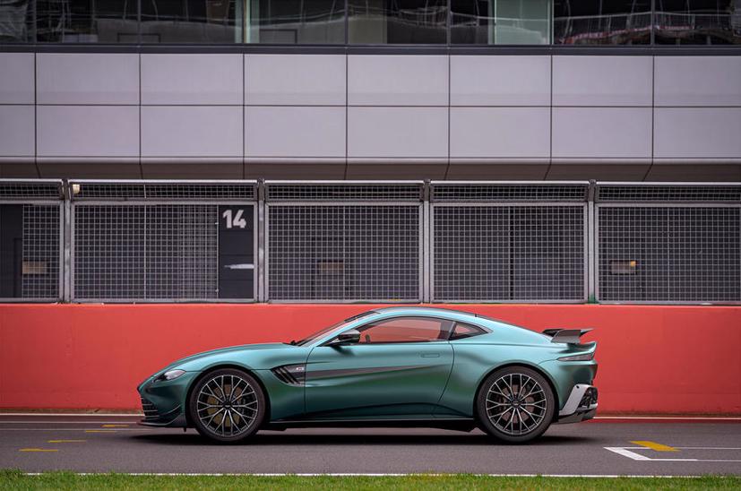 Aston Martin h&#233; lộ si&#234;u xe an to&#224;n đặc biệt phi&#234;n bản F1 2021 - Ảnh 4