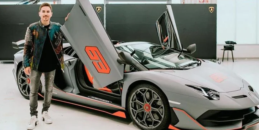 Ngắm những si&#234;u xe cực hiếm của c&#225;c ng&#244;i sao quyền lực tr&#234;n thế giới - Ảnh 10