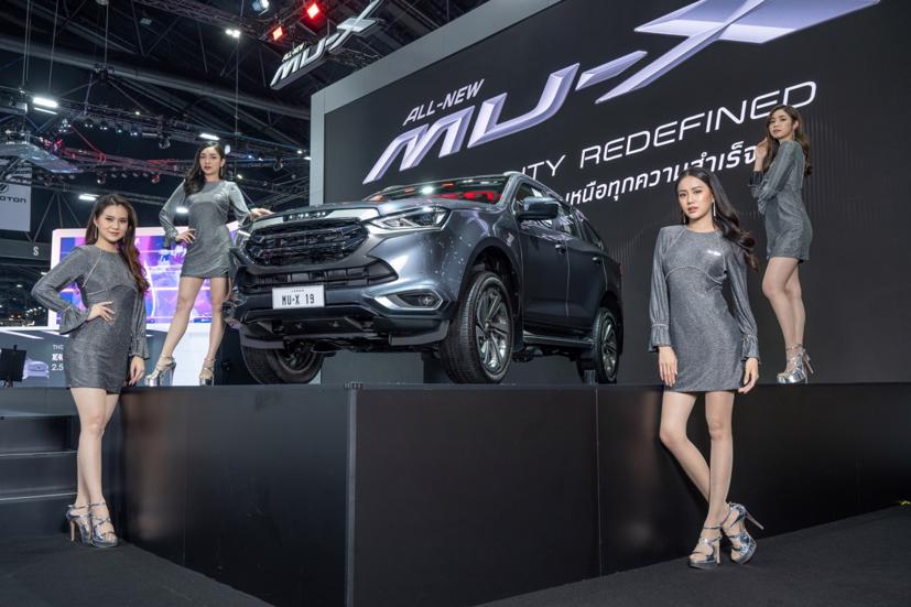 Ngắm dàn siêu mẫu cực nóng bỏng tại triển lãm Bangkok International Motor Show 2021 - Ảnh 5