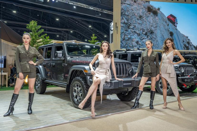 Ngắm dàn siêu mẫu cực nóng bỏng tại triển lãm Bangkok International Motor Show 2021 - Ảnh 7