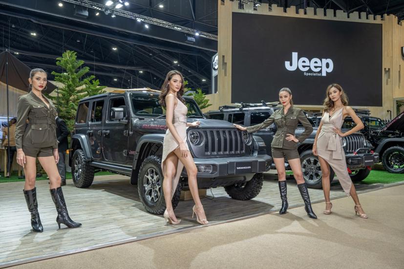 Ngắm dàn siêu mẫu cực nóng bỏng tại triển lãm Bangkok International Motor Show 2021 - Ảnh 8